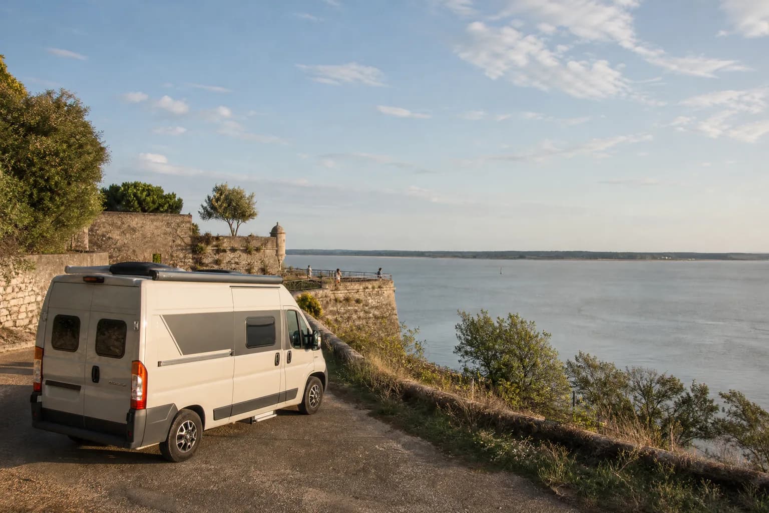 Estuaire de la Gironde : Blaye, Talmont et Royan en van aménagé au départ de bordeaux